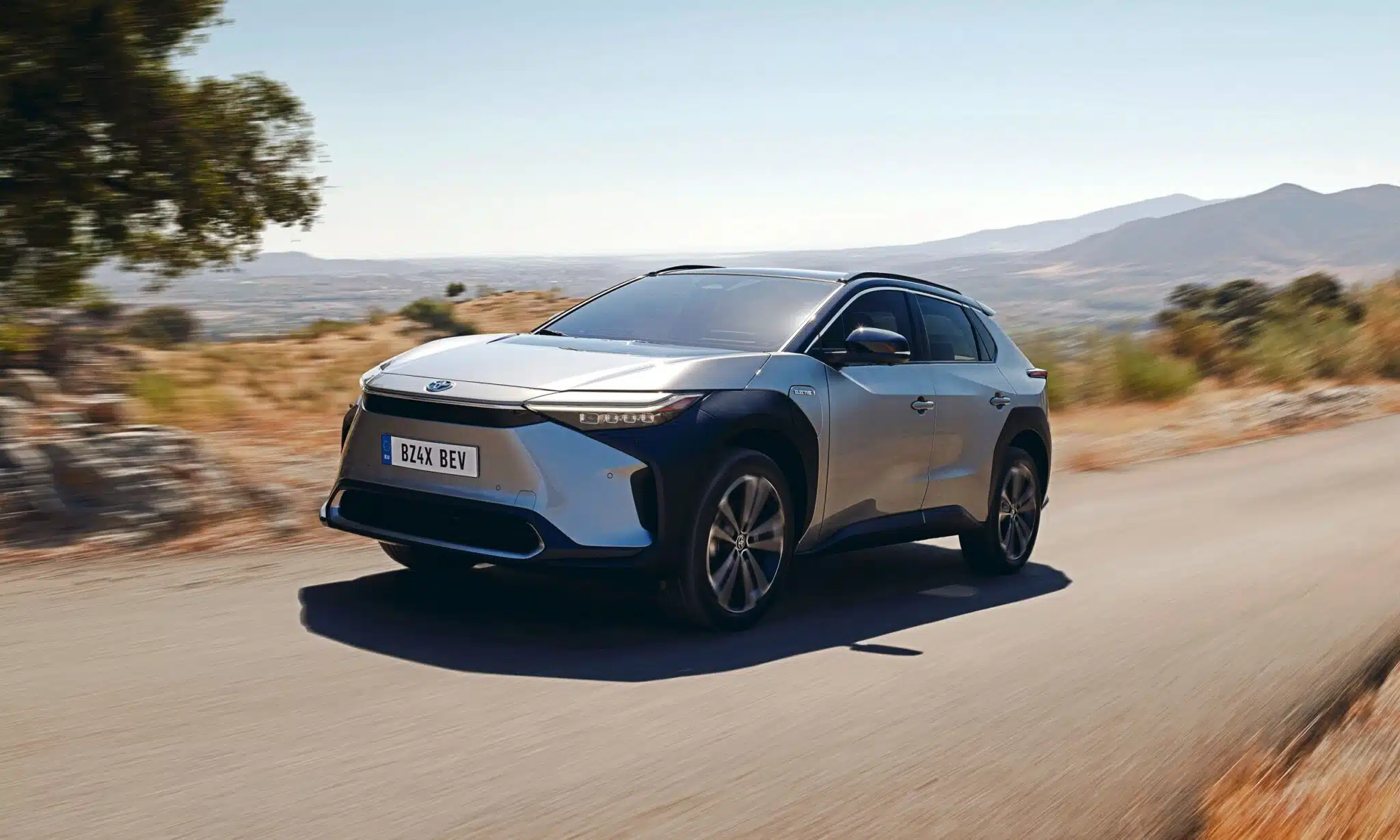 Toyota - bZ4X - elétricos - carros -